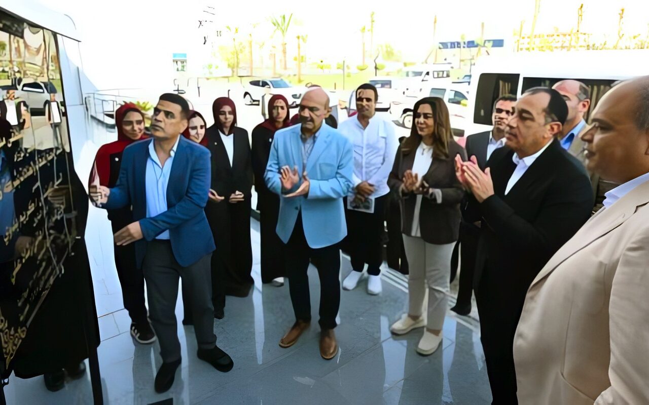 رئيس الوزراء يفتتح مصنع إنتاج وتجميع الطلمبات الرقمية بمحطات الوقود وعدادات الغاز الذكية (EDS)
