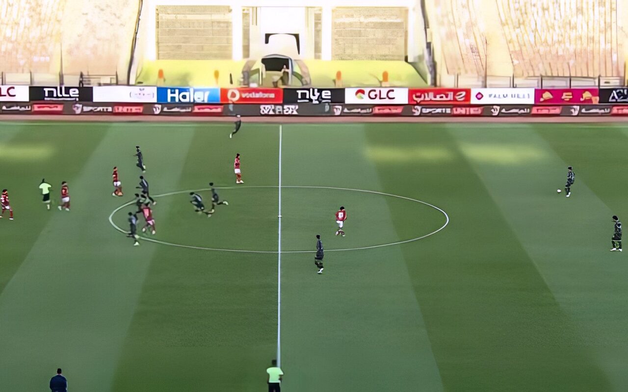 15 دقيقة ..تعادل سلبي بين الأهلي ومودرن سبورت في الدوري