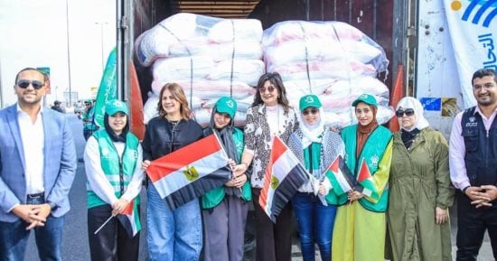مؤسسة الجارحي للتنمية المجتمعية تشارك بـ40 طن أغذية ضمن القافلة الإغاثية لغزة