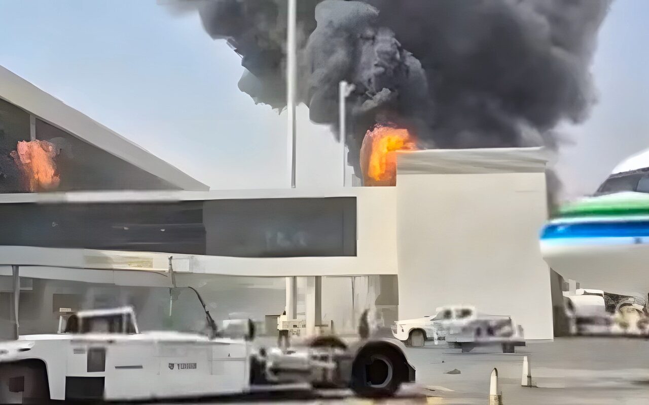 بعد وقوع انفجار.. رويترز: إصابات واستنفار لسيارات الإسعاف بمطار الرياض الدولي