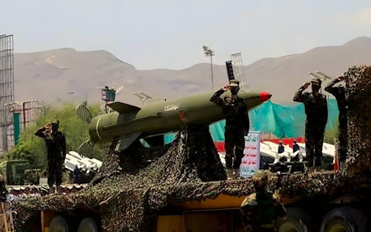 بعد هجماتهم على السعودية.. ماذا يمتلك الحوثيون في ترسانتهم الصاروخية؟