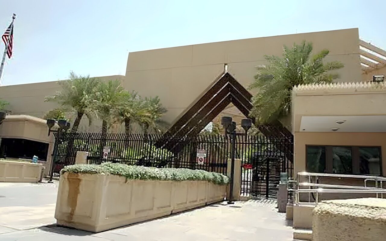 أمريكا تدعو مواطنيها لإعادة النظر في السفر إلى السعودية