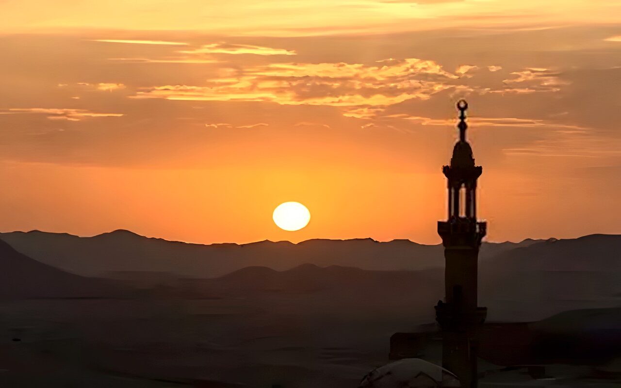 السلطات الليبية لسكان العاصمة طرابلس: “صلوا في بيوتكم”.. ماذا حدث؟