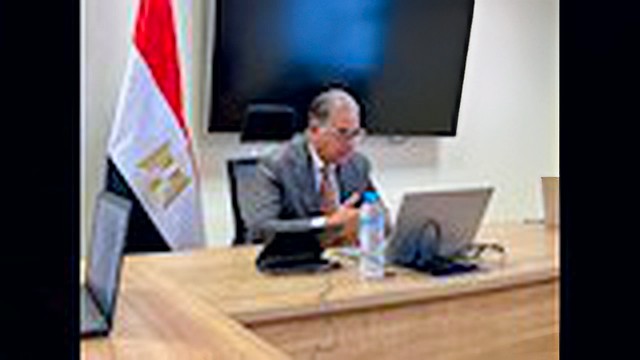 نائب وزير الخارجية يجتمع برؤساء البعثات المصرية في السعودية لمتابعة أوضاع الجالية