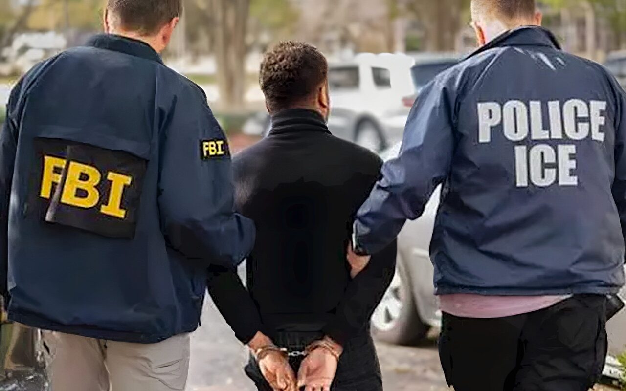 FBI تعتقل سعوديًا وتتهمه بالتجسس على “أوبن أيه آي”