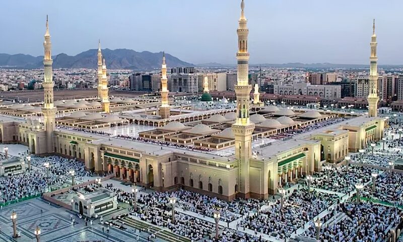 هل استهدف الحوثيون المدينة المنورة؟ حقيقة فيديو اعتراض الصاروخ