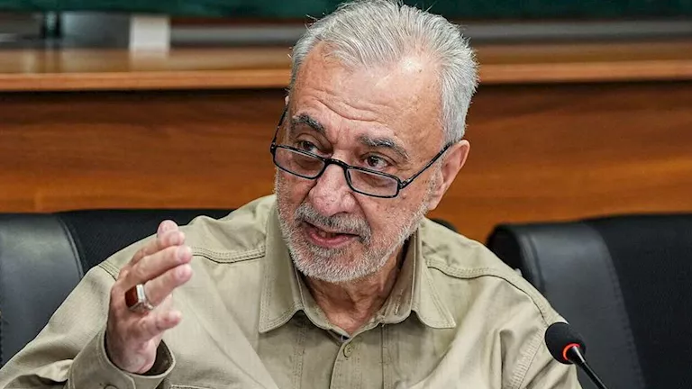 إيران تختار وزير دفاعها الجديد.. “مهرداد كتابجي” يتولى حقيبة الدفاع