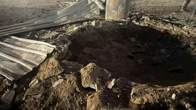 السعودية: إصابة 6 أشخاص جراء سقوط مقذوف في نجران وأضرار بـ3 منازل و3 مركبات