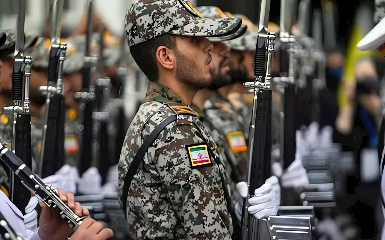مسؤولون إيرانيون: مستعدون لحرب شاملة متعددة الجبهات
