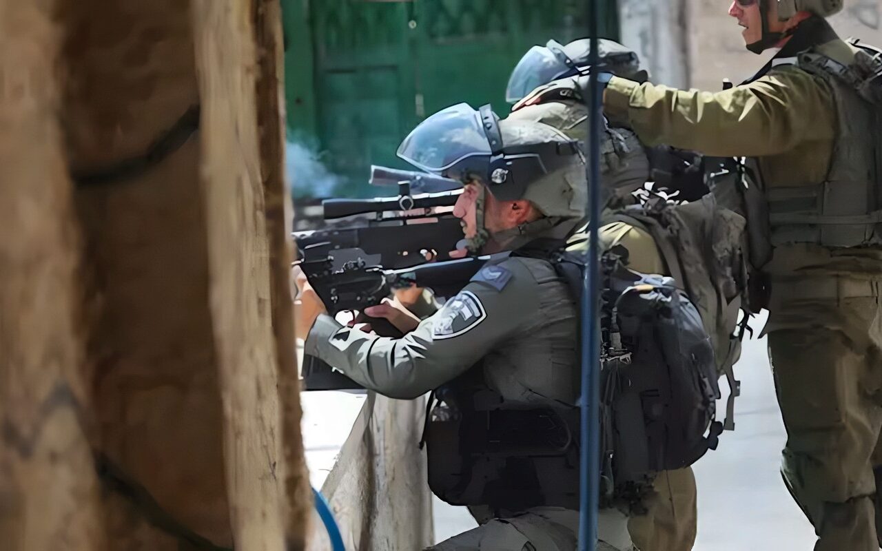 استشهاد منفذي هجوم الخليل وإصابة 6 إسرائيليين بالضفة (فيديو)