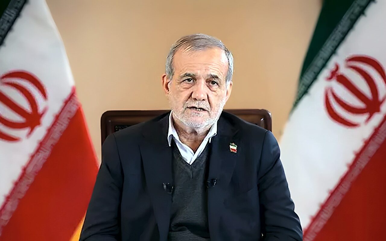 رئيس إيران يُهاجم أمريكا: “كلما جئنا إلى طاولة المفاوضات فرضوا علينا الحرب”