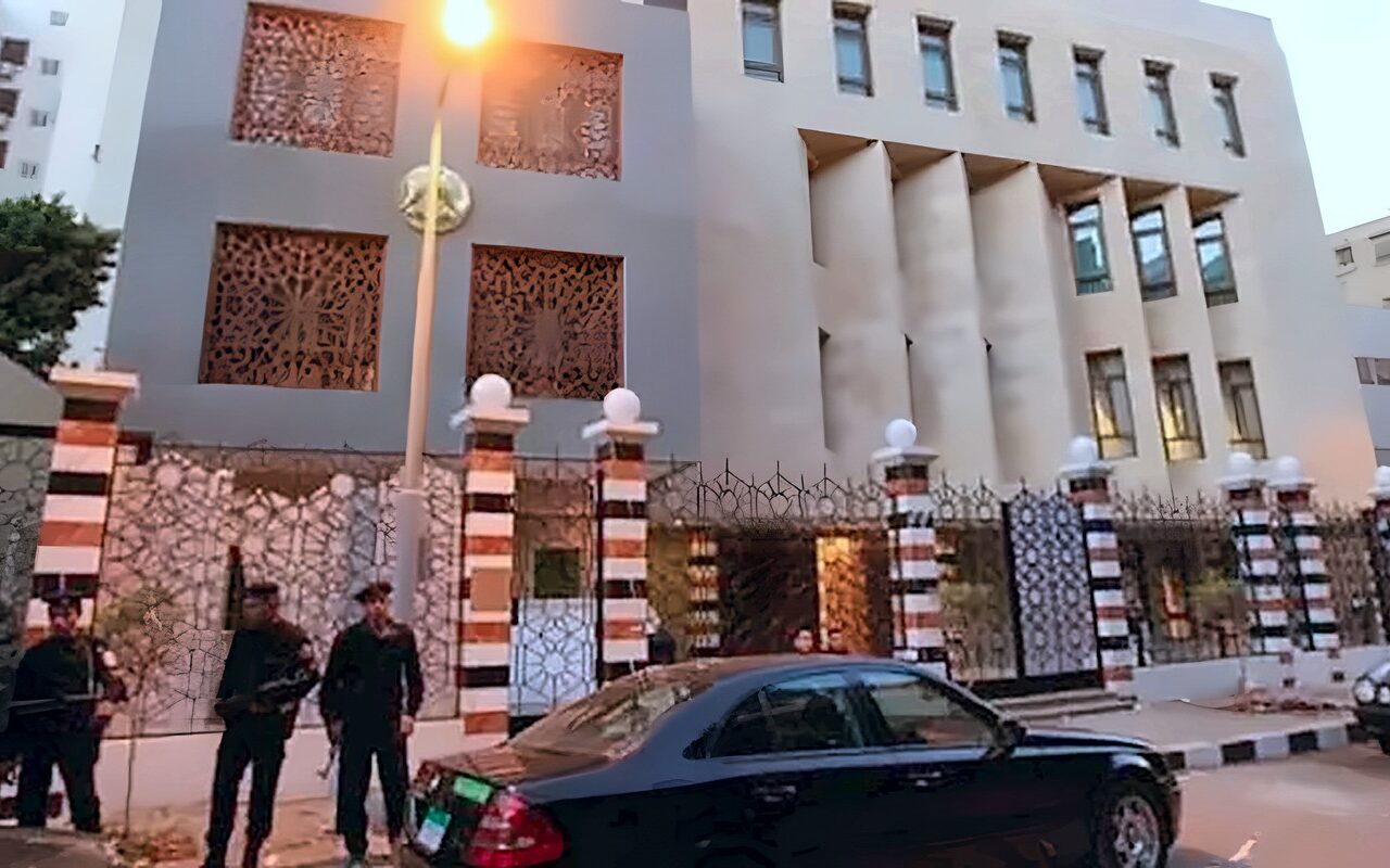 بعد إثارة الجدل.. السفارة السورية بالقاهرة تحذف منشورا بشأن إجازة 6 أكتوبر وتستبدله بآخر