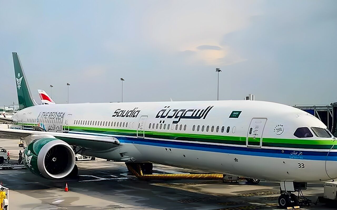 السعودية تعلن مقتل 3 أشخاص في اعتداءات استهدفت مطار الملك خالد