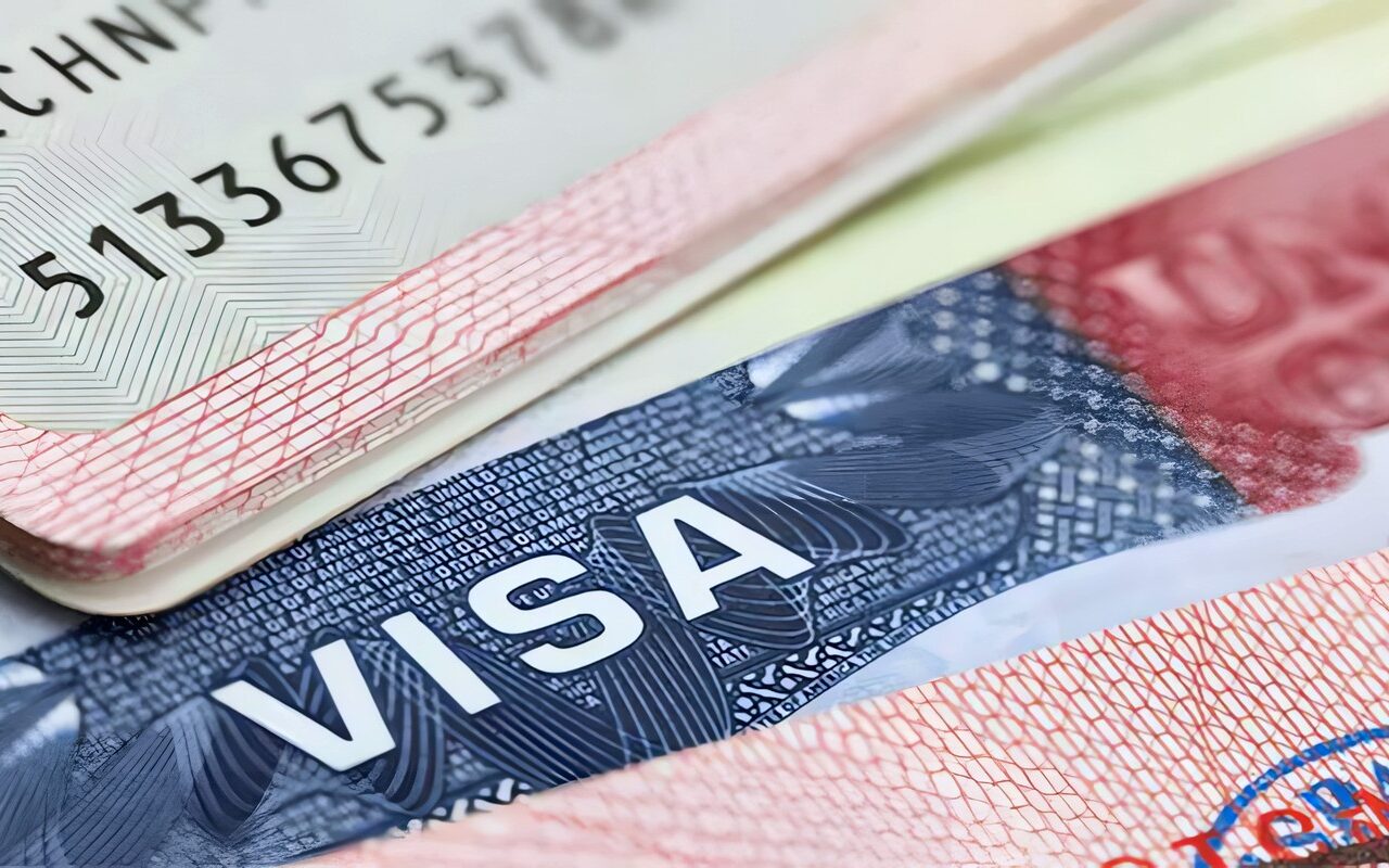 الولايات المتحدة تفرض قيودا إضافية على التأشيرات لأفراد من كولومبيا وبوليفيا
