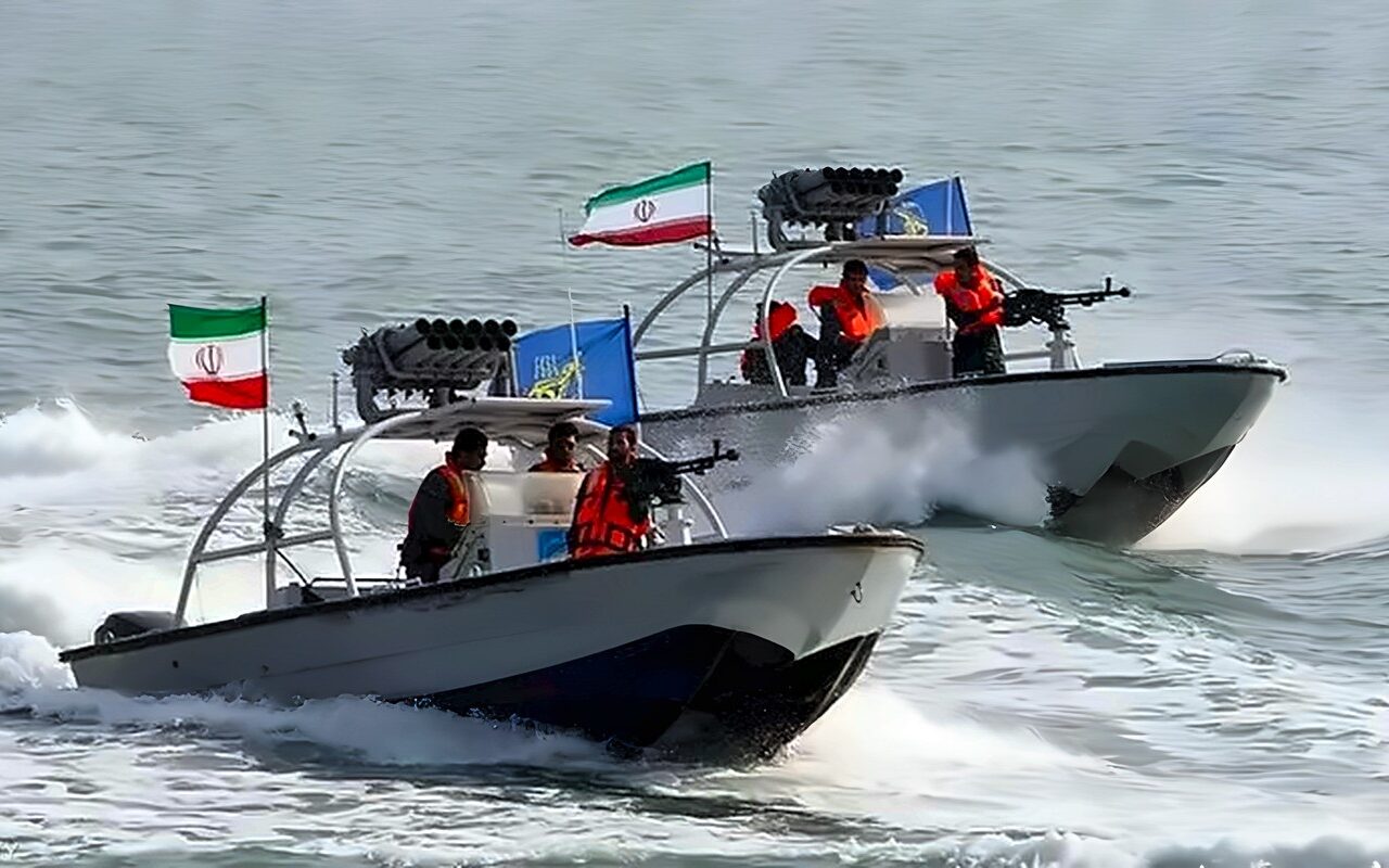 الحرس الثوري الإيراني يستهدف سفينة غاز في هرمز