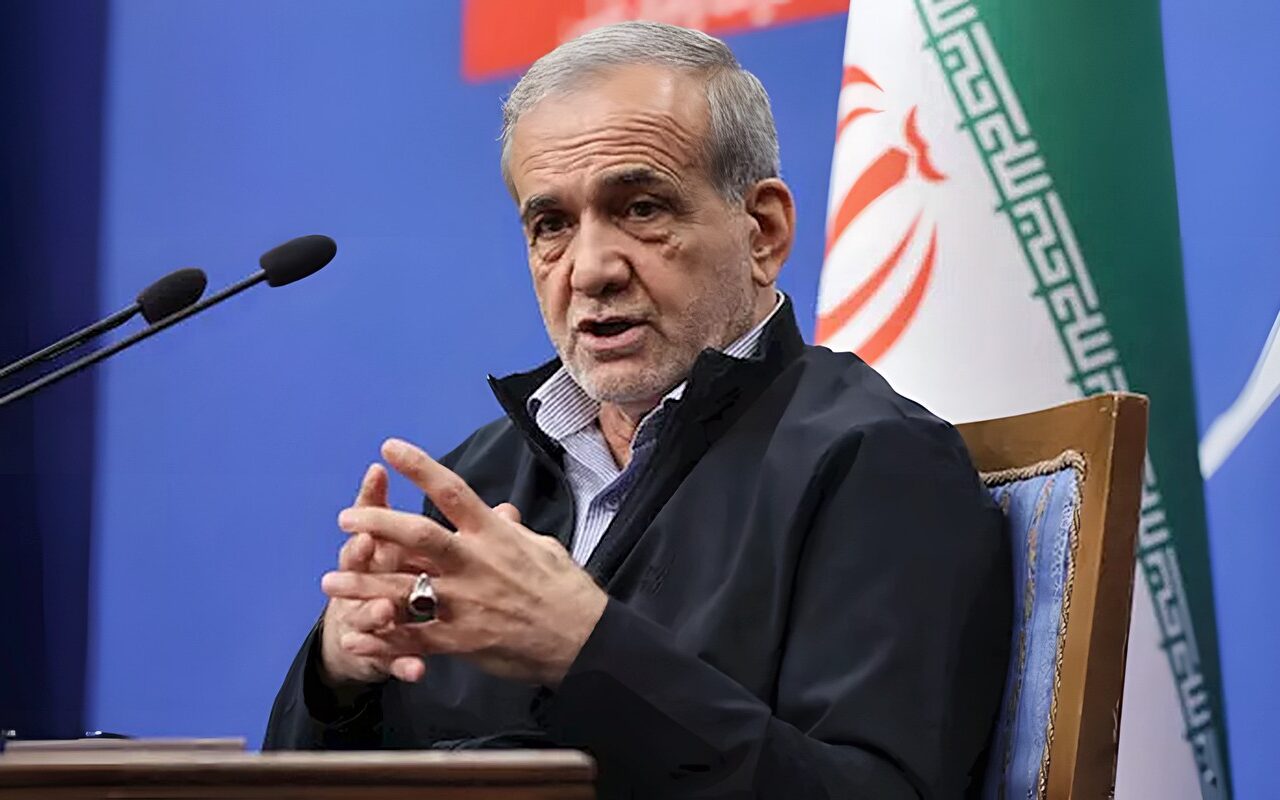 الرئيس الإيراني يؤكد على ضرورة الحفاظ على الطابع السلمي لبحر قزوين
