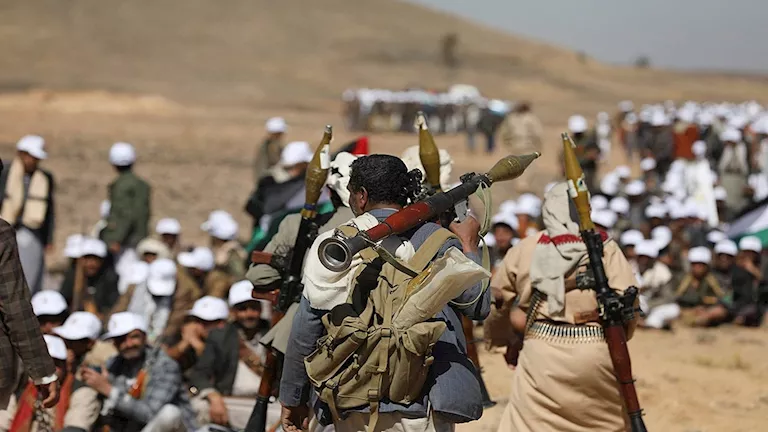 رويترز: مقتل 18 شخصًا في هجوم حوثي على معسكر تدريب للقوات الحكومية اليمنية