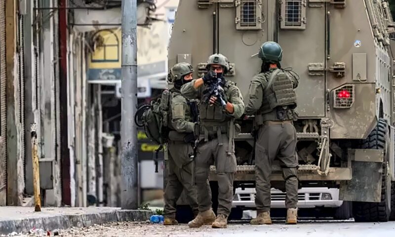 خلال حملة مداهمات.. اعتقال أمين سر حركة فتح في مدينة سلفيت بالضفة الغربية