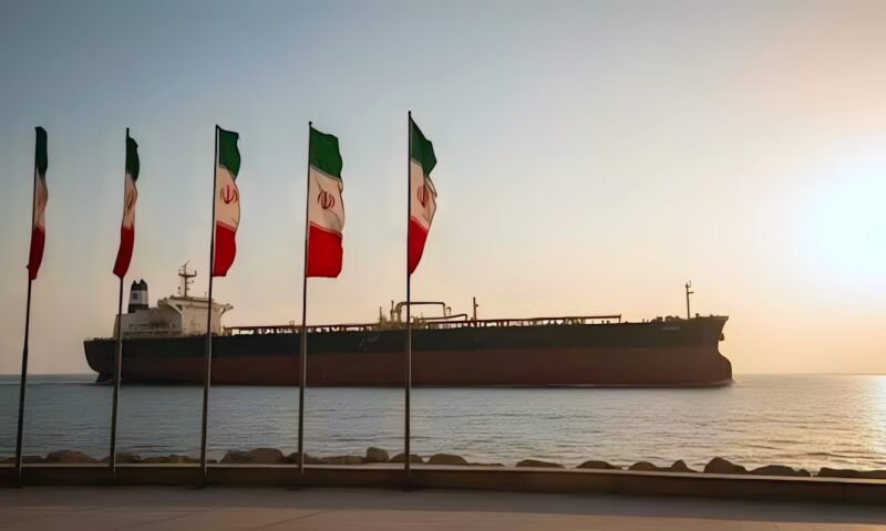 الحرس الثوري الإيراني يعلن إغلاق مضيق هرمز ويحذر السفن المخالفة