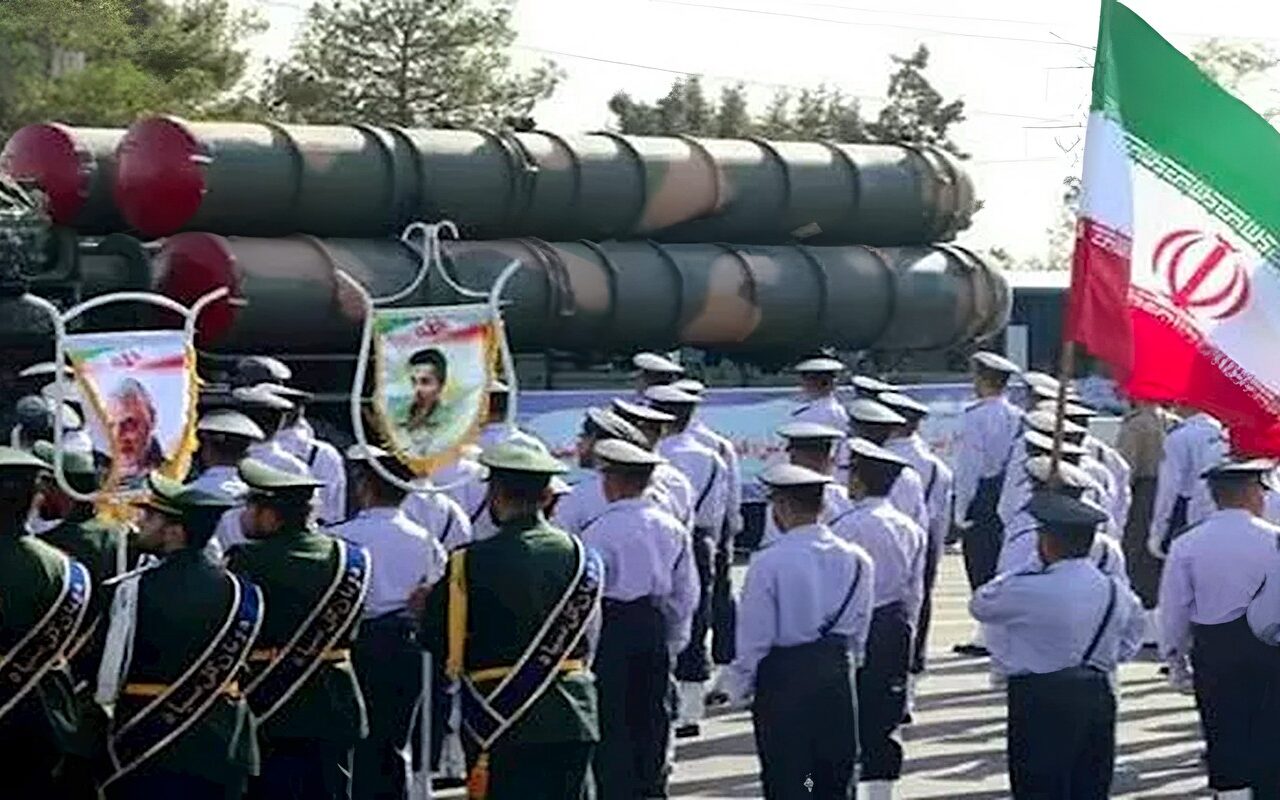 الحرس الثوري: غرق سفينة حاويات اصطدمت بلغم بحري في مضيق هرمز