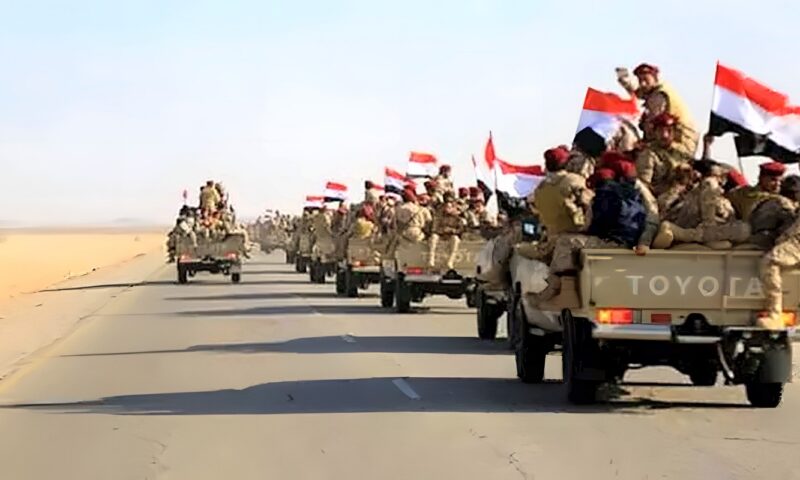 القوات اليمنية تأسر حوثيين وتعلن السيطرة على باب المندب وذوباب (فيديو)