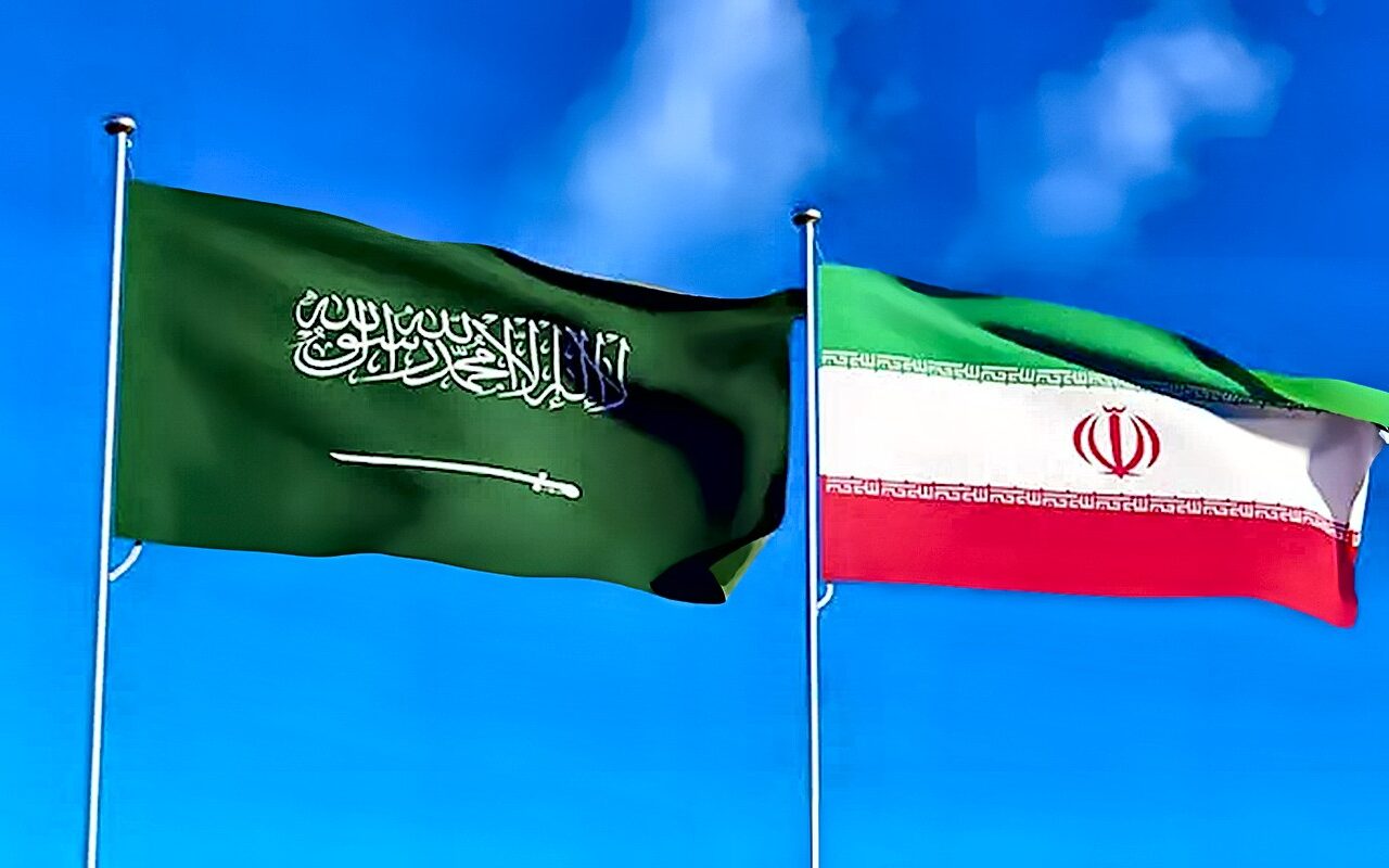 إيران تبدي استعدادها للمساعدة في بدء محادثات بين السعودية والحوثيون