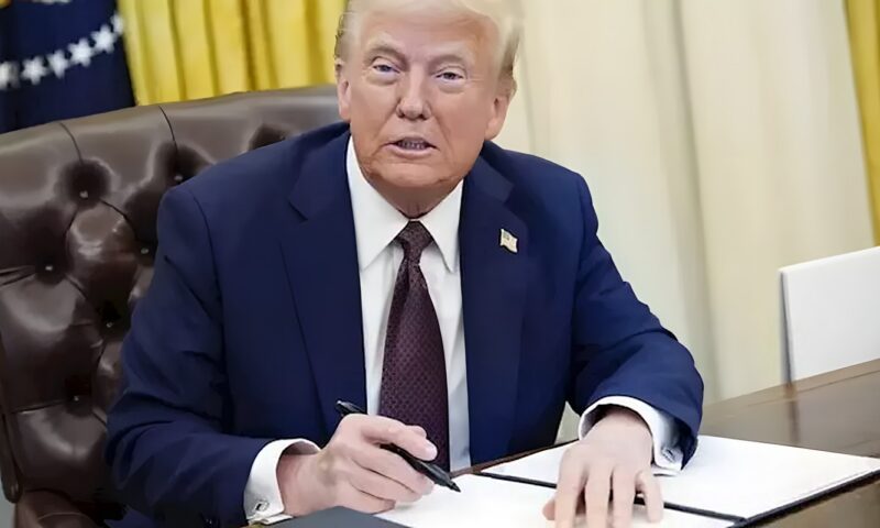 ترامب يسمح لجميع الأمريكيين بشراء الديزل المعفى من الضرائب.. ما السبب؟