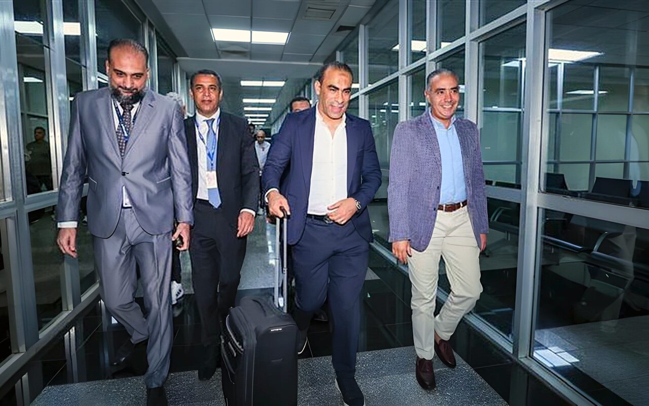 بعثة الأهلي تصل إلى مطار عنتيبي الدولي وسفير مصر بأوغندا يستقبلها