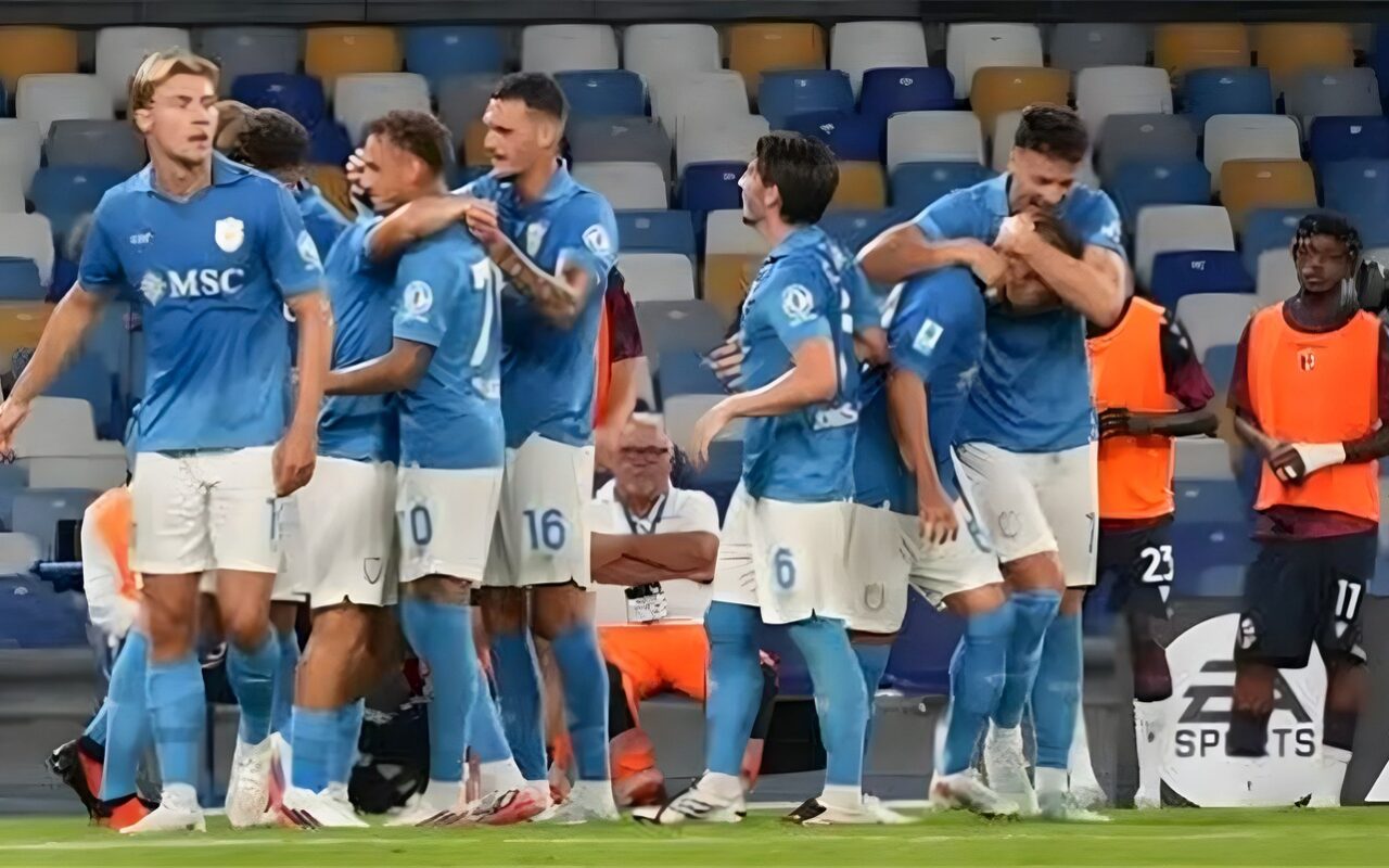 نابولي يكتسح مونزا برباعية ويحسم مواجهة الجولة التاسعة بالدوري الإيطالي
