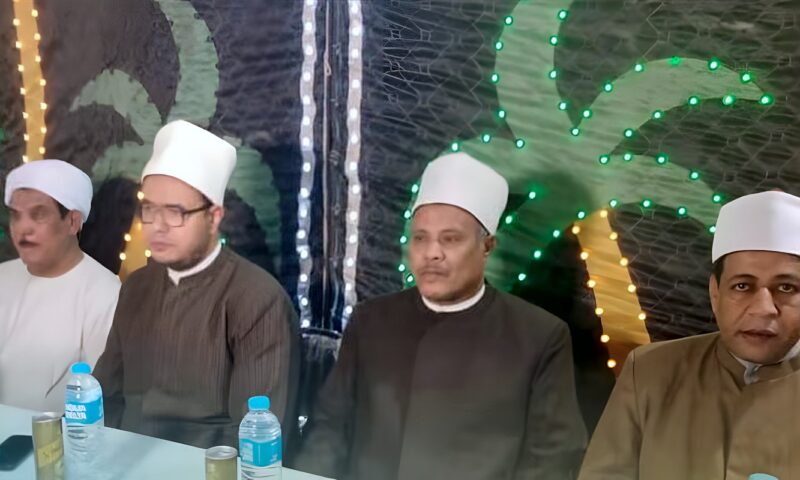 مدير أوقاف قنا يكرّم حفظة القرآن الكريم بإدارة نقادة