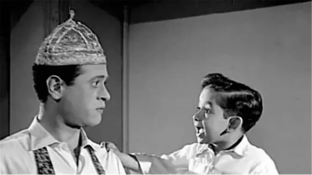 عبد المنعم إبراهيم، “عصفور السينما المصرية” الذي أوصى بخروج جنازته من المسرح القومي