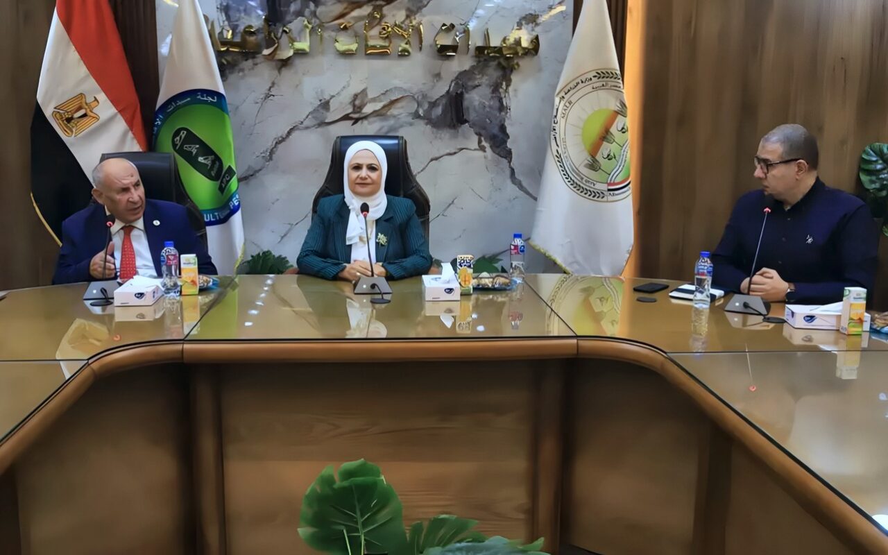 لجنة مبيدات الآفات الزراعية تبحث مع منظمتي «كروب لايف» تطوير منظومة تداول المبيدات