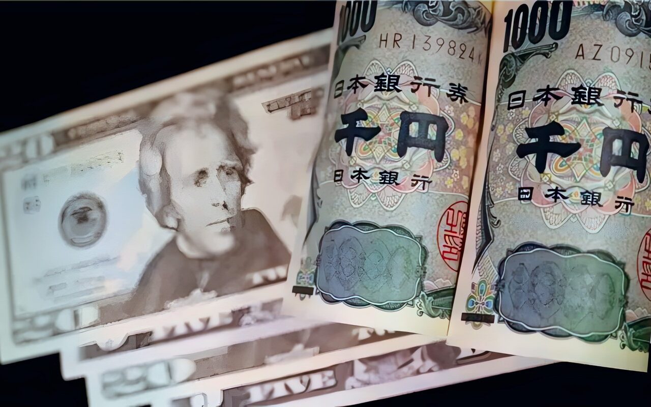 تراجع سعر الـ100 ين الياباني مقابل الجنيه في البنك الأهلي