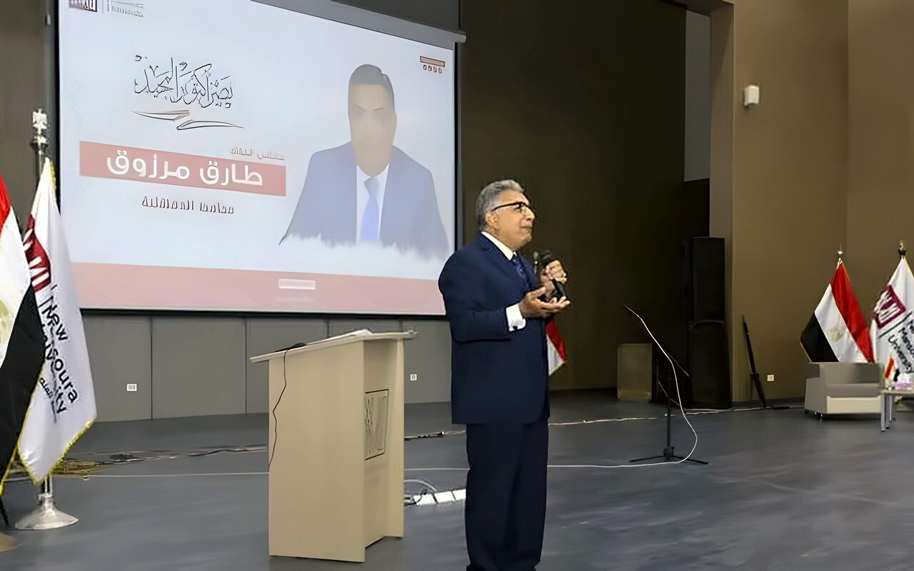 محافظ الدقهلية لطلاب جامعة المنصورة الجديدة: “افتخروا بأنكم مصريون واقرأوا التاريخ جيدا”