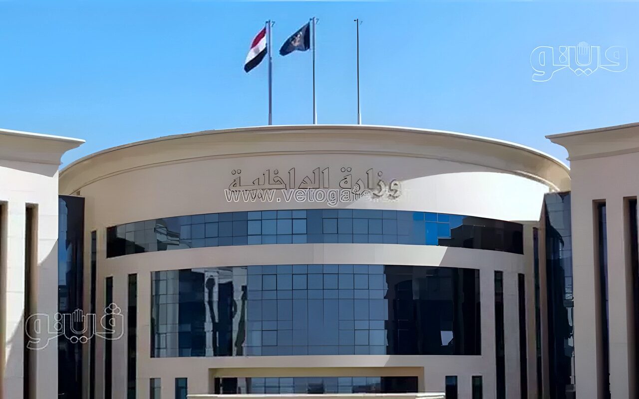 خلافات الميراث وراء واقعة أشمون، تفاصيل فيديو اقتحام منزل واتهام فرد شرطة بالتعدي على أسرة