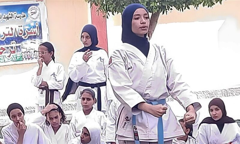 فتيات نجع حمادي يحصدن المراكز الأولى في بطولة الكاراتيه بقنا (صور)