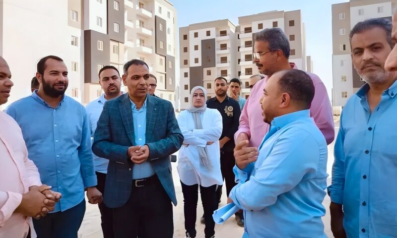 عمار مندور يتفقد مشروعات الإسكان بحدائق أكتوبر، ويوجه بتسريع التنفيذ ورفع معدلات الإنجاز