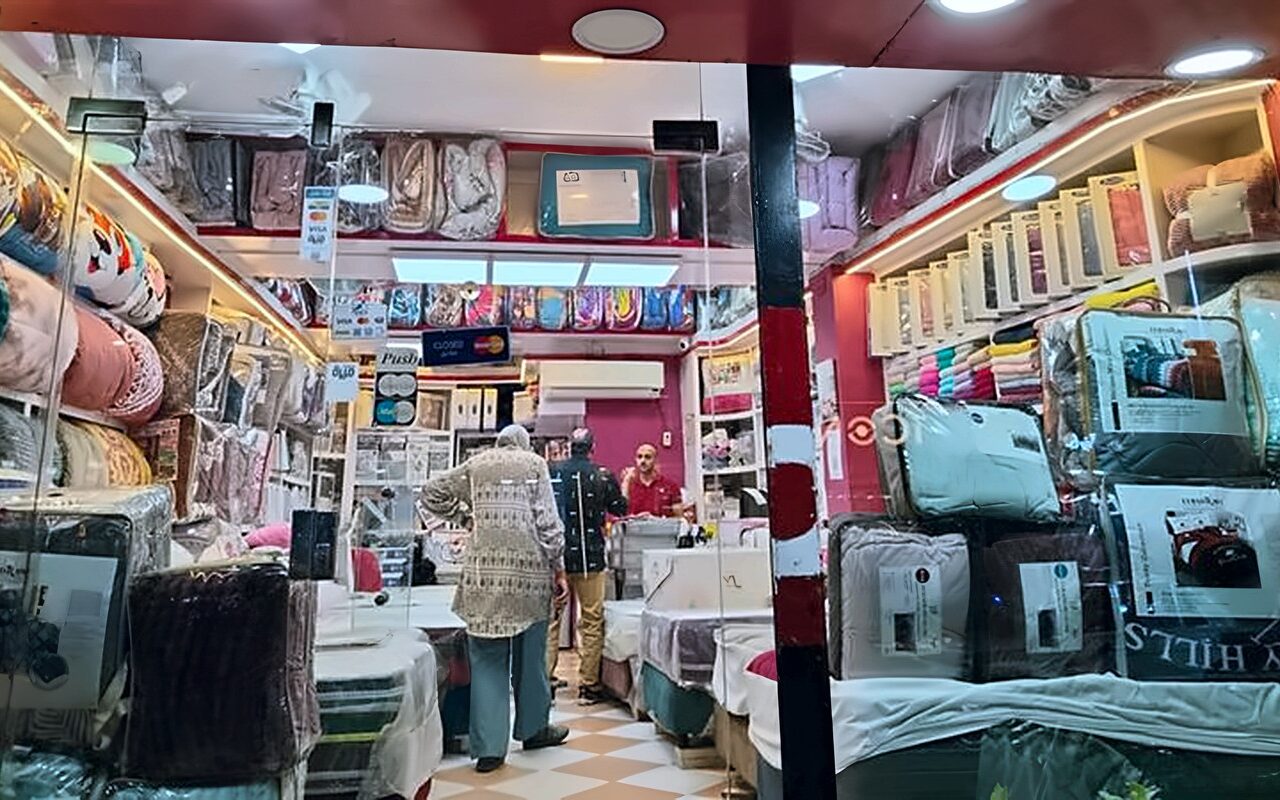 حملات مكثفة على محال أسيوط.. فحص التراخيص ورصد المخالفات