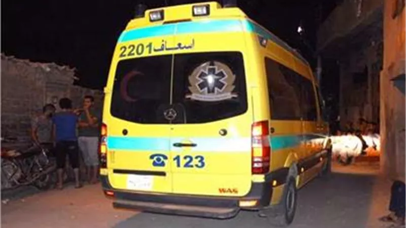 مصرع طبيب أسنان وإصابة آخر في انقلاب موتوسيكل بقنا