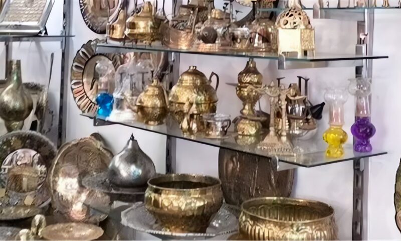 الدولار يضغط على ورش النحاس والألومنيوم.. ارتفاع تكلفة الخامات يربك حسابات الإنتاج ويهدد استقرار الأسعار.. أصحاب الورش لفيتو: صعوبة تحميل المستهلك الزيادات تضغط على حركة البيع والشراء