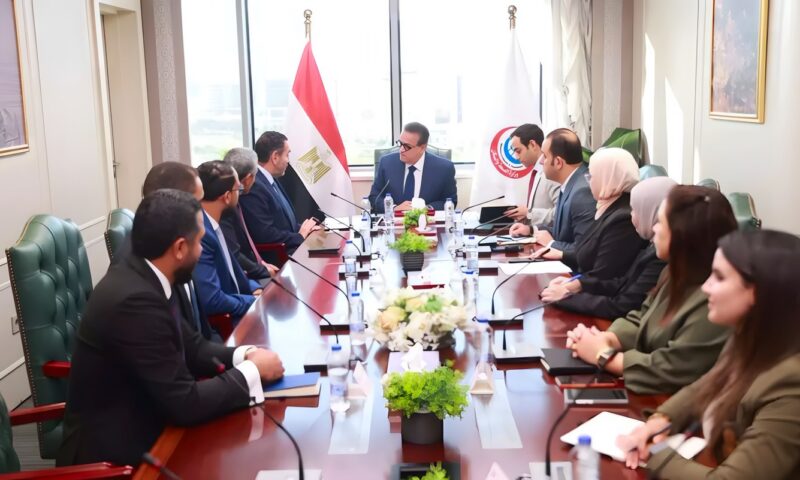 الجراحات الروبوتية الحديثة، وزير الصحة يبحث إدخال تقنيات متقدمة لعلاج أمراض القلب