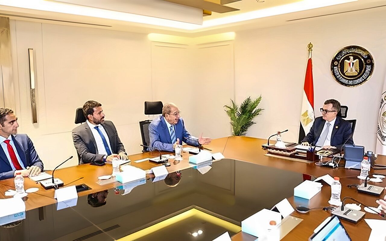 وزير التخطيط: توسيع الشراكة لتأهيل وتدريب العاملين بالجهاز الإداري للدولة
