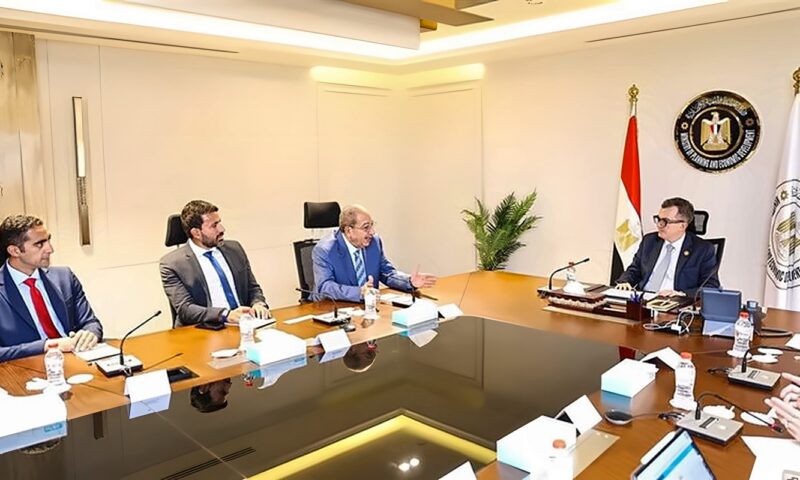 وزير التخطيط: توسيع الشراكة لتأهيل وتدريب العاملين بالجهاز الإداري للدولة
