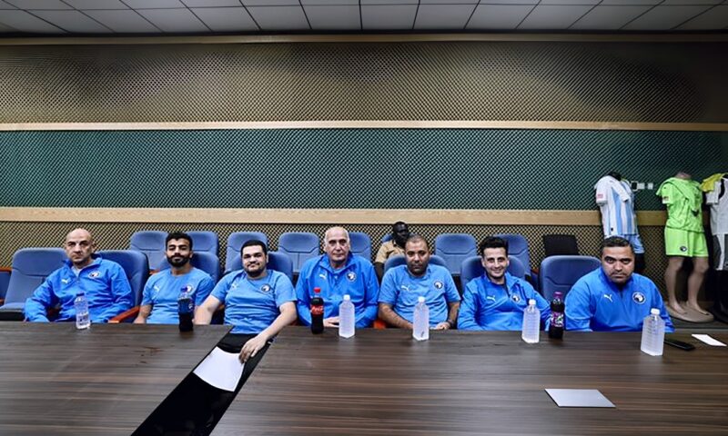 بيراميدز بالقميص الأزرق في الأبيض والمريخ بنتيو بالأحمر (صور)