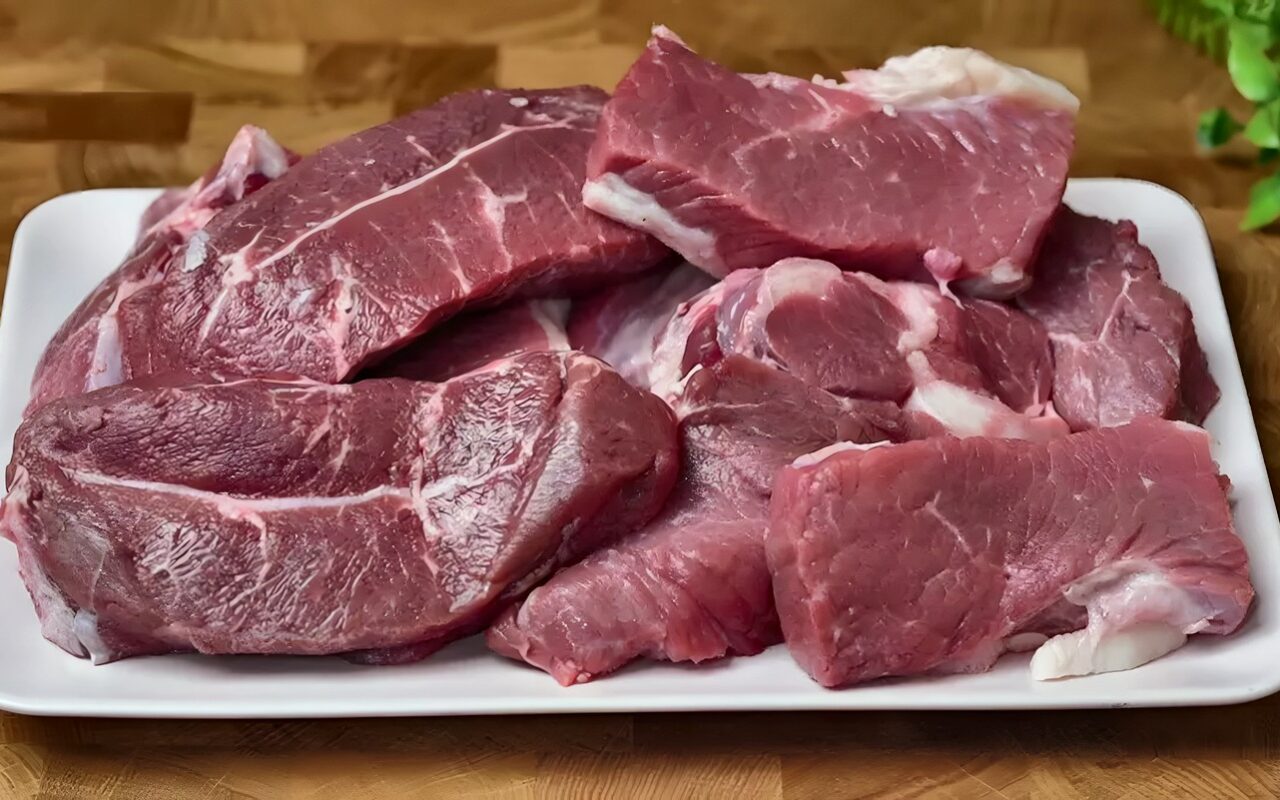 الضاني يواصل الارتفاع وانخفاض الكندوز، أسعار اللحوم اليوم في الأسواق