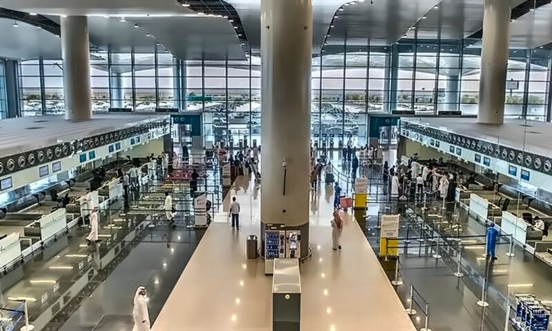مطار الملك خالد بالسعودية يوجه نداء عاجلا للمسافرين