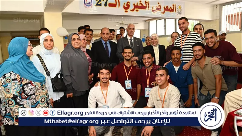 رئيس جامعة أسيوط يفتتح المعرض الخيري السابع والعشرون للملابس بكلية التمريض