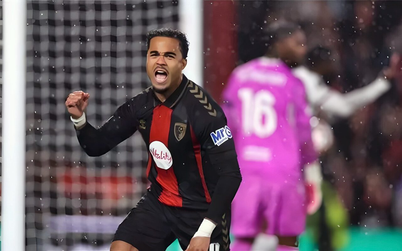 الدوري الأوروبي، بورنموث يتقدم على ميلان 0/2 وحالة طرد في الشوط الأول