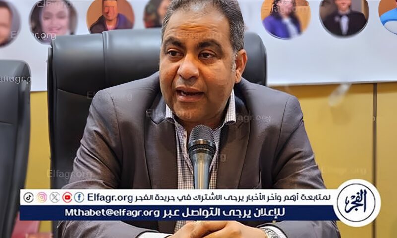 وكيل وزارة الصحة بأسيوط يهنئ الدكتور عادل جبر لتعيينه عميدًا لمعهد جنوب مصر للأورام بجامعة أسيوط