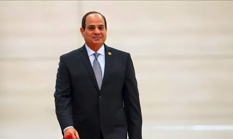 السيسي يصل بودابست في مستهل زيارته الرسمية للمجر